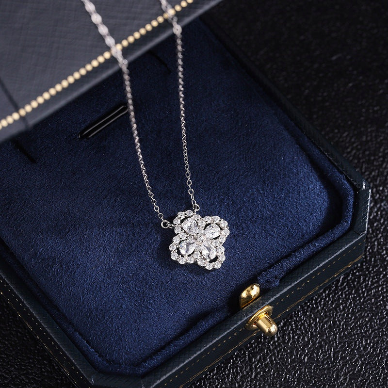 Diamond Clover Clavicle Chain Necklace