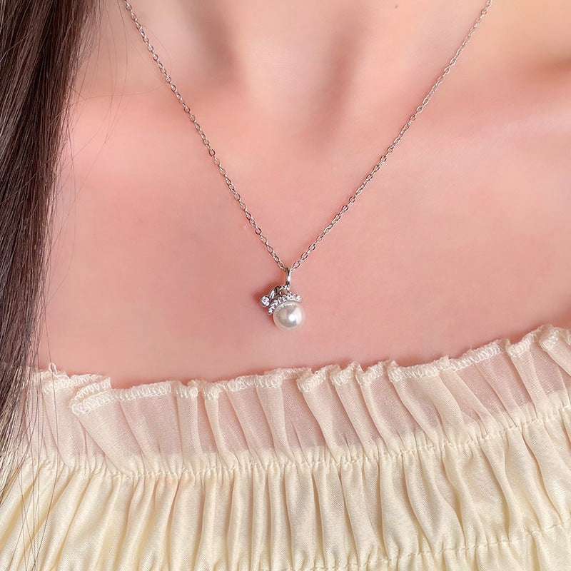 Christmas hat necklace