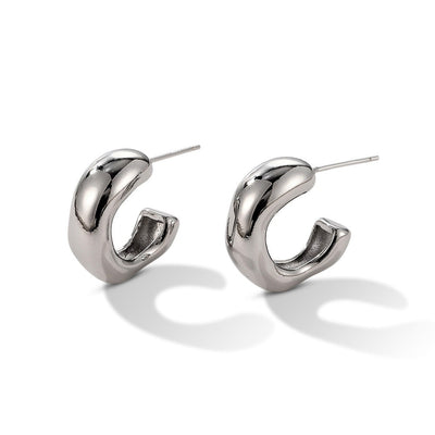 C-shaped twisted earrings