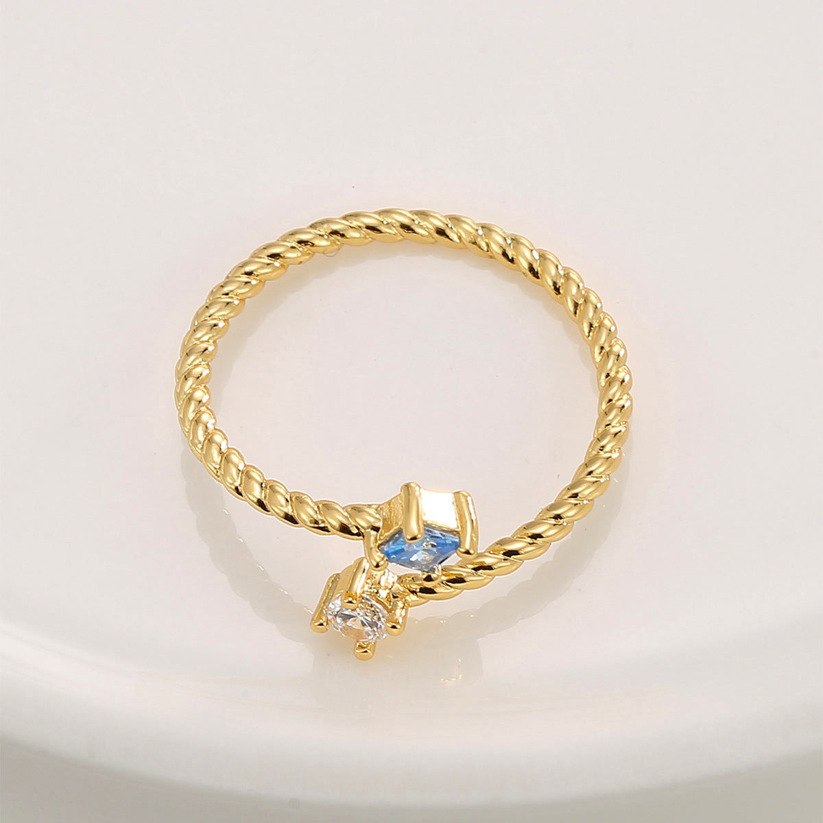 Set with two tone diamond ring