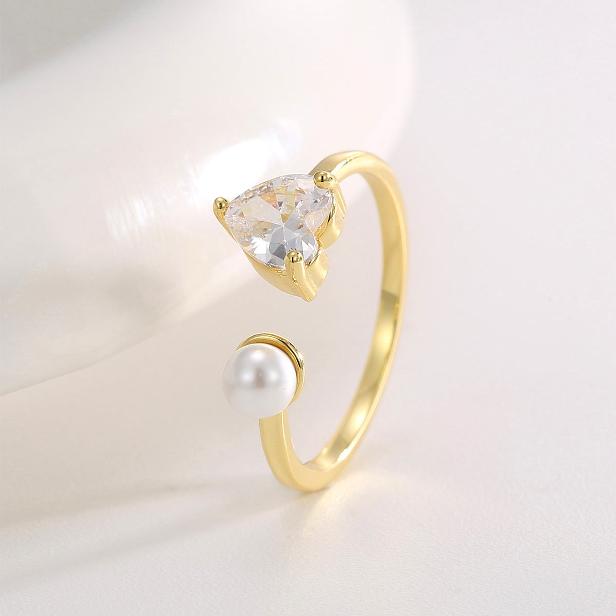 Love diamond pearl ring